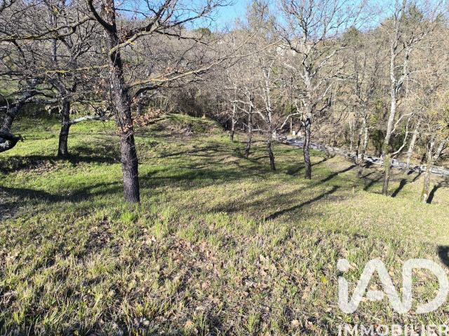 Montferrat Vente Terrain 83
