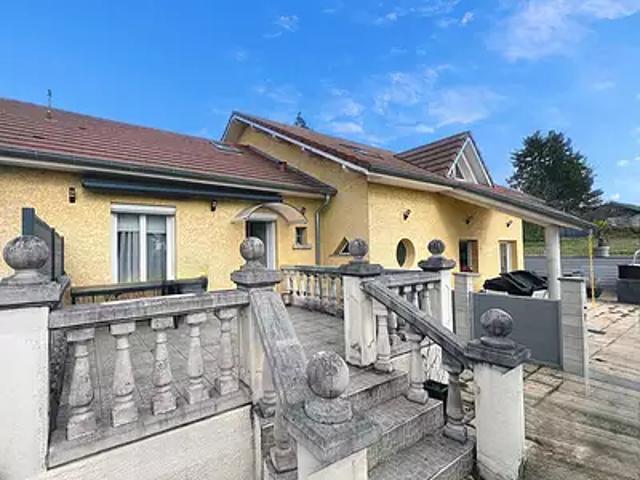 Montferrand le Château 25320 Achat / Vente maison 8 pièces t8 piscine parking