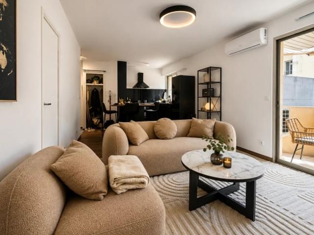 MONTFLEURY CHARMANT 2 PIECES RENOVE IDEALEMENT SITUE