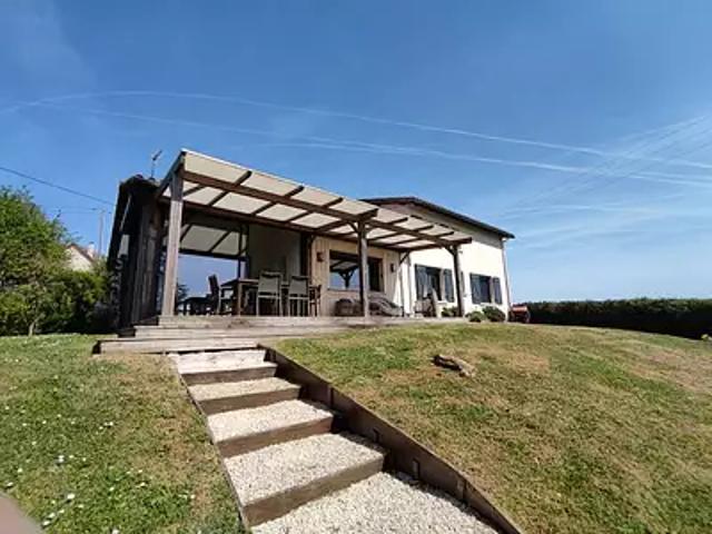 Monthoiron 86210 Achat / Vente maison 8 pièces t8 jardin