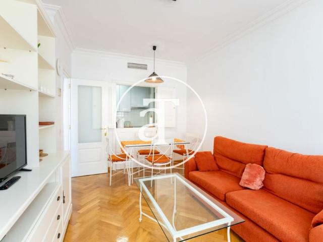 Monthly rental apartment with 1 bedroom and 1 bathroom in a building with a swimming pool in Valdefuentes