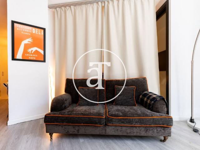 Monthly rental apartment with 1 bedroom and 1 bathroom in the center of Madrid near the Royal Palace