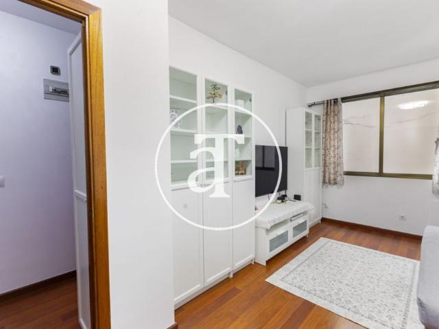 Monthly rental apartment with 1 bedroom and 1 bathroom steps from Gran Vía