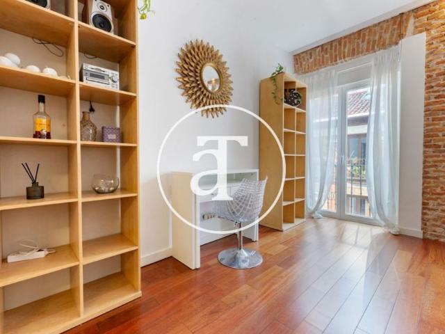 Monthly rental apartment with 1 bedroom suite with balcony and optional parking in La Latina