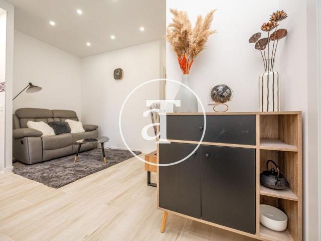Monthly rental apartment with 2 bedrooms and 2 bathrooms in Carabanchel