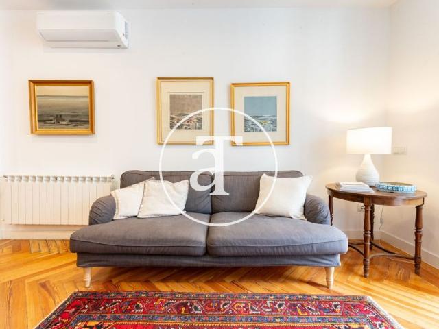 Monthly rental apartment with 2 bedrooms, balcony and 1 bathroom in Salamanca next to Serrano and Castellana streets