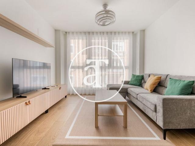 Monthly rental apartment with 3 bedrooms and 2 bathrooms with balcony and communal pool in Plaza Castilla