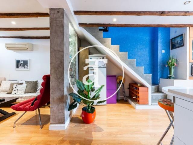 Monthly rental duplex with one bedroom suite, dressing room, and one bathroom in the center of Madrid