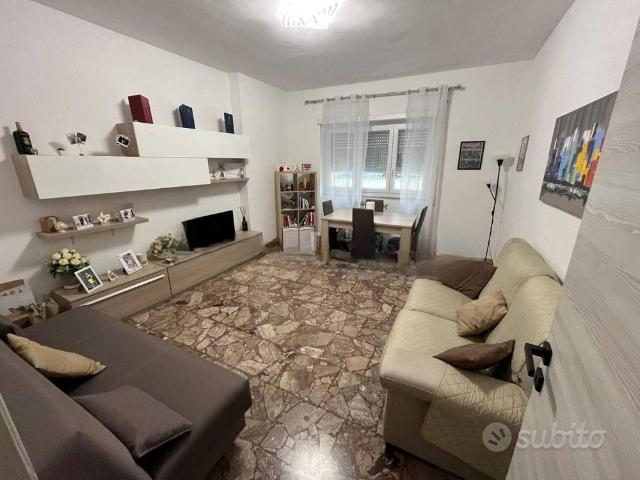 Monti tiburtini trilocale con terrazzo privato