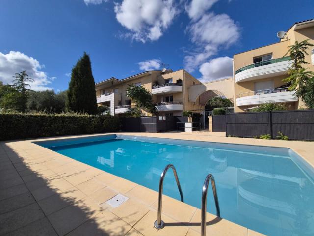 T2 AVEC PISCINE ARBOREE