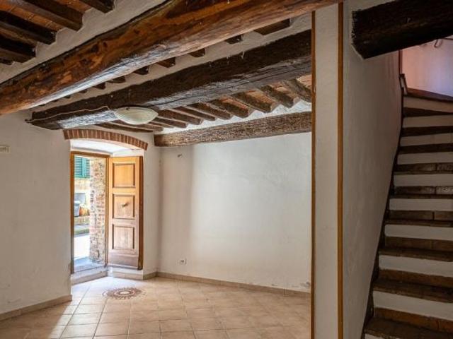 Monticiano SI quadrilocale in centro storico