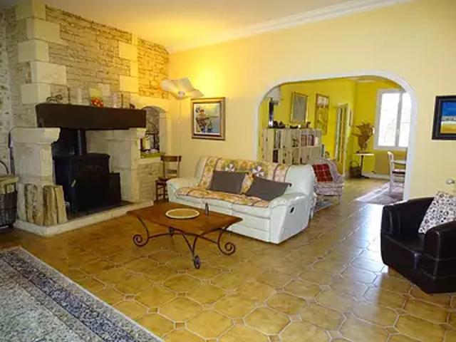 Montignac 24290 Achat / Vente maison 7 pièces t7 jardin terrasse