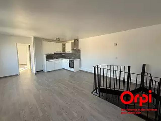 Montigny le Bretonneux 78180 Achat / Vente appartement 2 pièces t2 cave balcon