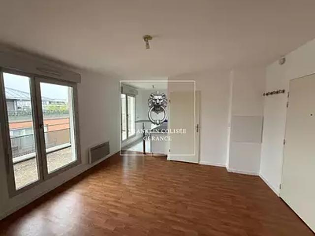 Montigny lès Cormeilles 95370 Location appartement 1 pièce t1 au dernier étage terrasse