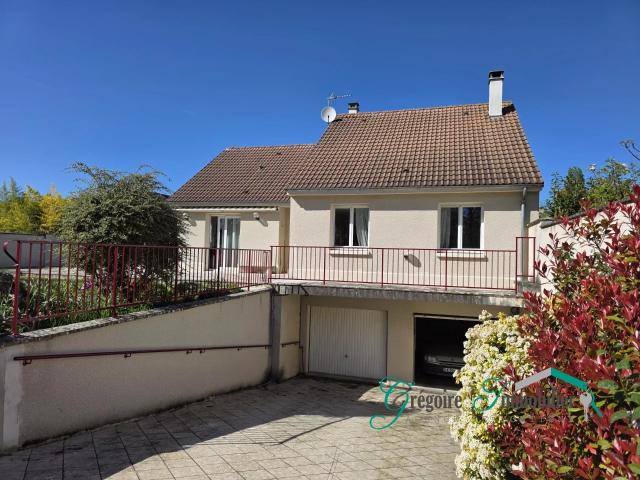 Montigny sur Loing: Maison 8 pièces 200 m2