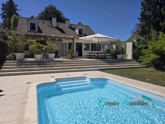 Montigny sur Loing: Maison 9 pièces 190 m2