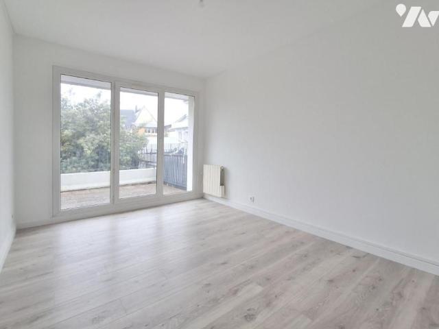 MONTIVILLIERS CENTRE, appartement T4 avec grande terrasse