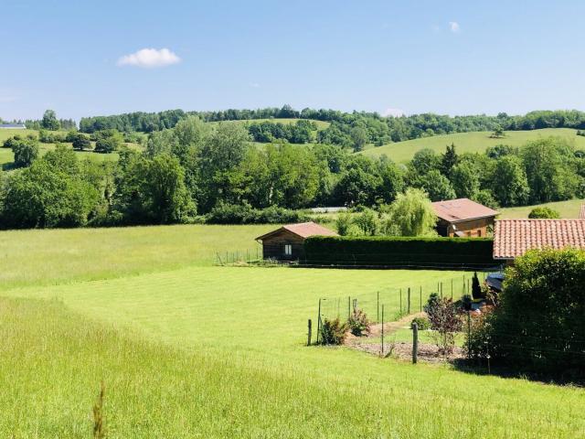 Montjoie en Couserans: Terrain constructible de 800m2 sur 1435m2