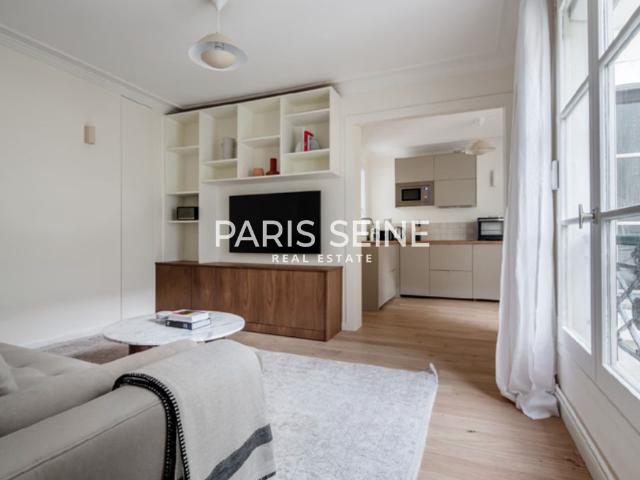 MONTORGUEIL * 2 pièces de 37 m² en étage élevé avec ascenseur !