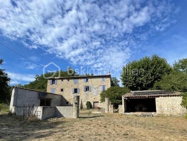 MONTLAUX FERME DE 145M² ENVIRON, 4 CHAMBRES, HANGAR DE 80M², PLUS DE 15 HECTARES DE TERRAIN