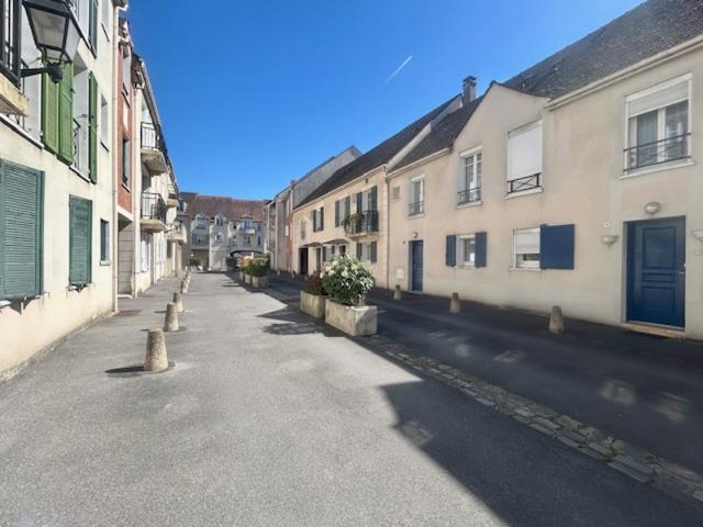 MONTLHERY CENTRE VILLE APPARTEMENT DE TYPE F4 87 M2 BA