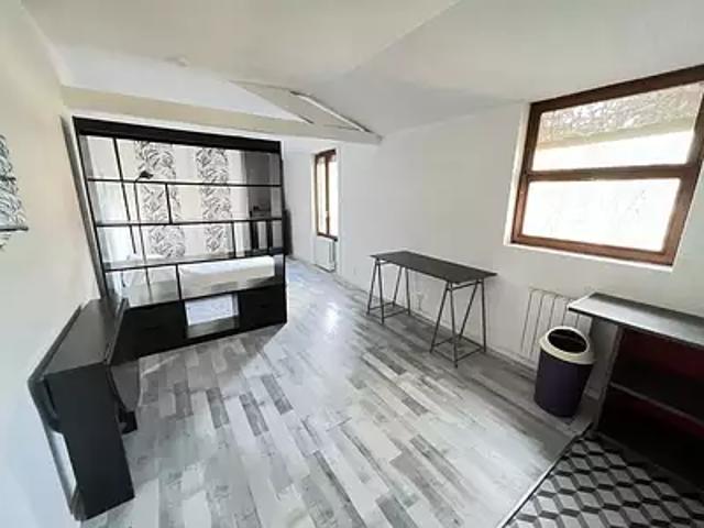 Montluçon 03100 Location appartement 1 pièce t1 au dernier étage