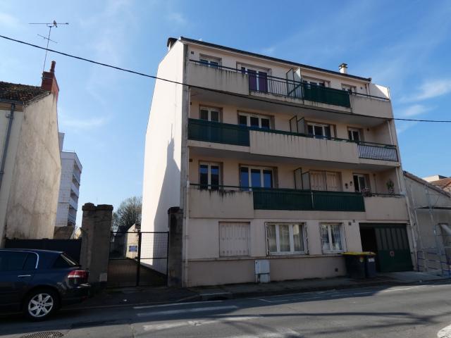 MONTLUCON centre ville pour investissement Appartement T2 actuellement loué