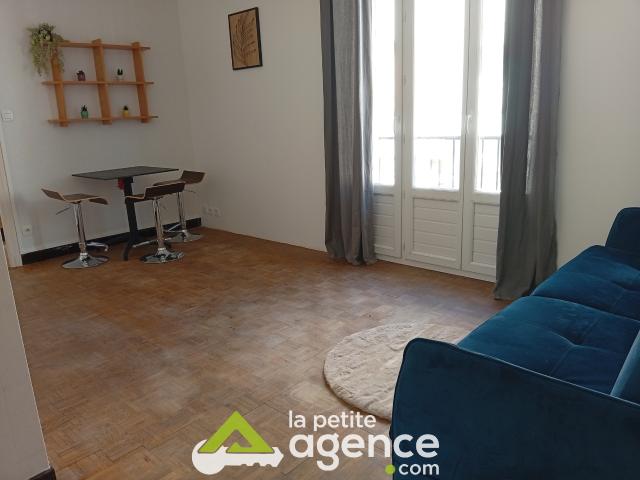 MONTLUCON T2 MEUBLE PROCHE CENTRE VILLE ET COMMERCES