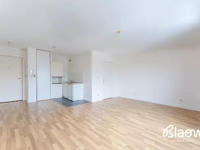 Montluel 01120 Achat / Vente appartement 1 pièce t1 au dernier étage parking