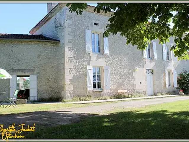 Montmoreau 16190 Achat / Vente maison 6 pièces t6 piscine