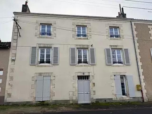 Montmorillon 86500 Achat / Vente immeuble
