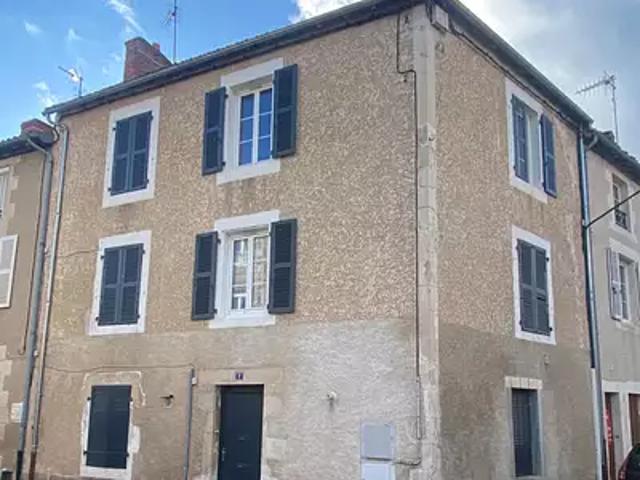 Montmorillon 86500 Achat / Vente immeuble au dernier étage
