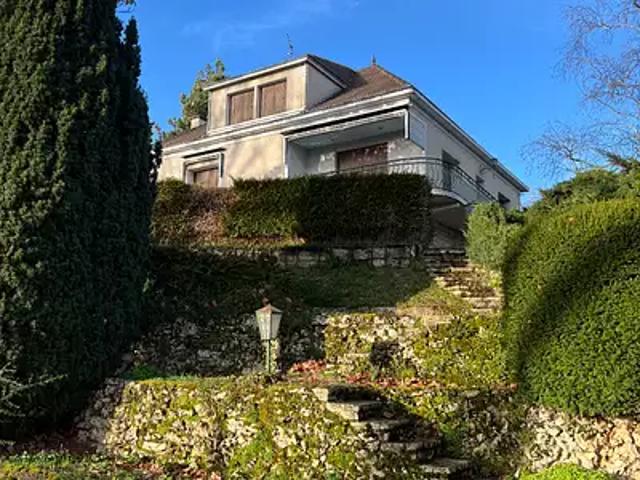 Montmorillon 86500 Achat / Vente maison 6 pièces t6 au dernier étage cave