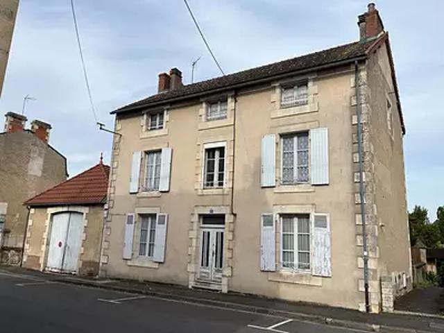 Montmorillon 86500 Achat / Vente maison 6 pièces t6 au dernier étage terrasse