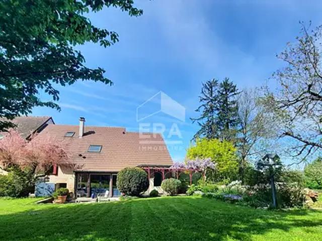 Montmorot 39570 Achat / Vente maison 8 pièces t8 au dernier étage terrasse