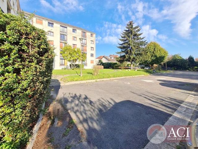 MONTMAGNY 4 PIECES AUX SABLONS