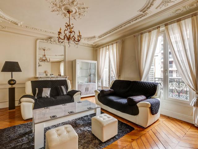 Montmartre duplex, spacious and bright 4 bedrooms and 1 living room Ideal for families or colleagues