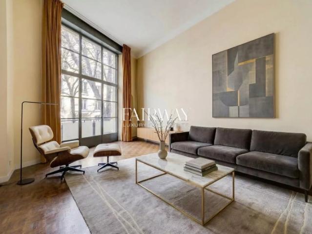 Montmartre – Hôtel particulier avec terrasses et garage avenue Junot Paris 18