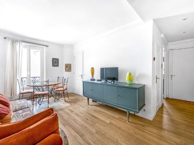 Montmartre Lamarck Caulaincourt 2ch by B'Your