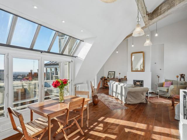 Montmartre: Loft de 78 m² au 9ème et dernier étage