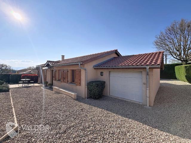 MONTMERLE SUR SAÔNE – Maison de plain pied avec piscine