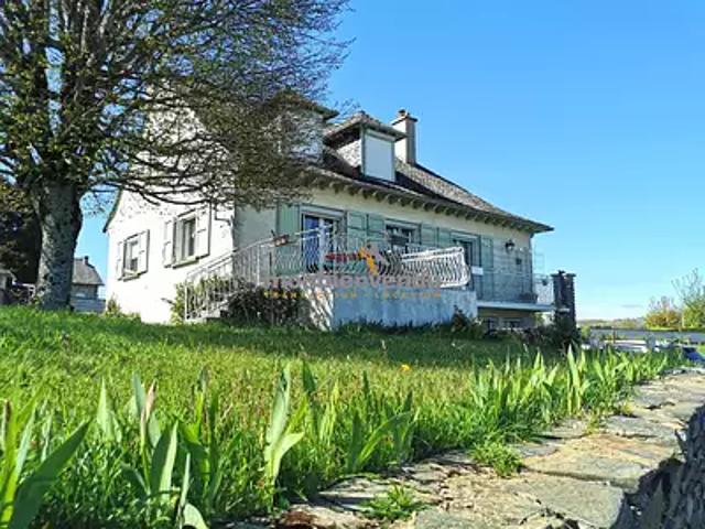 Montsalvy 15120 Achat / Vente maison 6 pièces t6 terrasse
