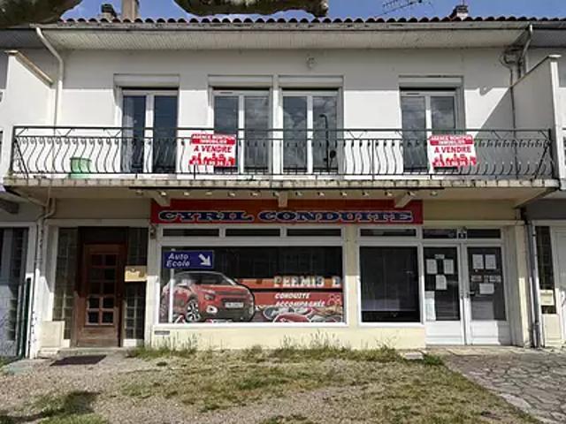 Montpon Ménestérol 24700 Achat / Vente immeuble au dernier étage