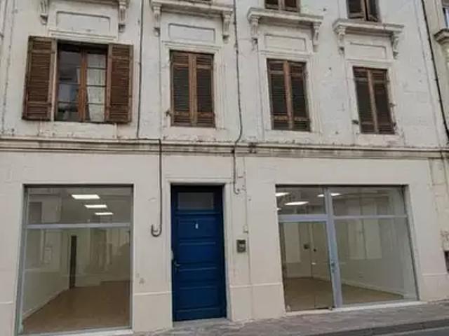Montpon Ménestérol 24700 Achat / Vente maison 6 pièces t6 au dernier étage terrasse
