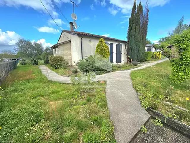 Montpon Ménestérol 24700 Achat / Vente maison 7 pièces t7 au dernier étage terrasse