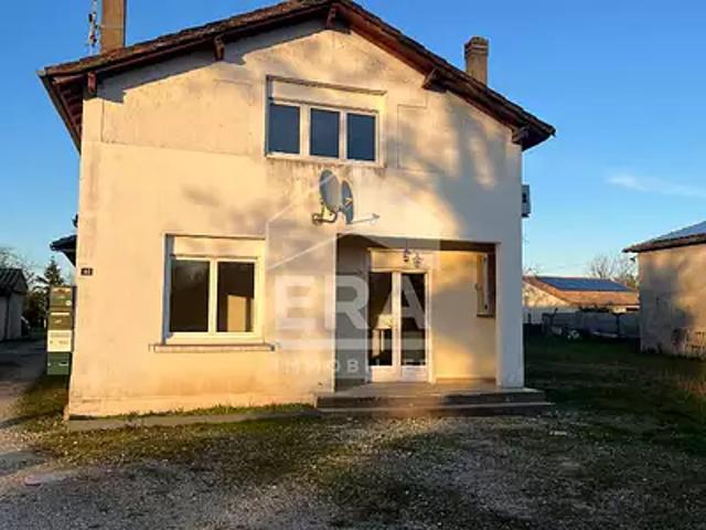 Montpon Ménestérol 24700 Achat / Vente maison 8 pièces t8 au dernier étage cave