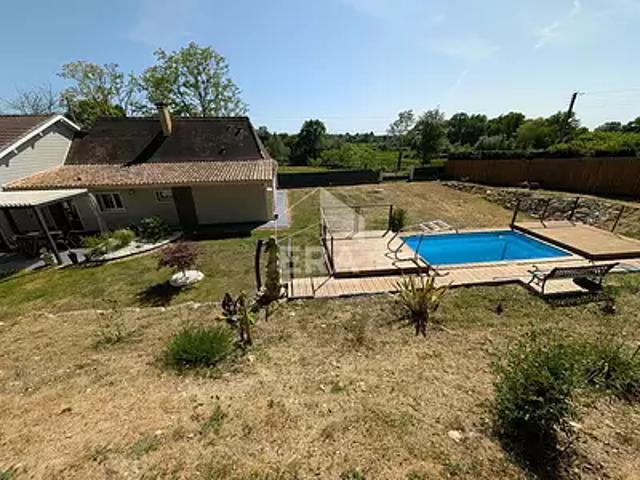 Montpon Ménestérol 24700 Achat / Vente maison 8 pièces t8 au dernier étage piscine