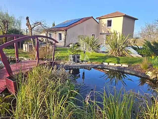 Montpon Ménestérol 24700 Achat / Vente maison 8 pièces t8 au dernier étage piscine