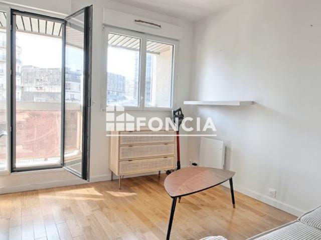 Montparnasse: studio avec balcon refait a neuf