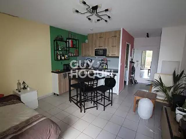 Montpellier 34070 Location appartement 1 pièce t1 au dernier étage parking